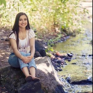 Meet your Posher, Alyssa